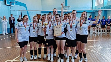 Красота спорта! Кто из девчат в Лунинецком районе лучше всех играет в волейбол