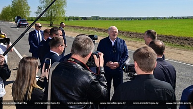 Александр Лукашенко поручил до 9 мая завершить посевные работы