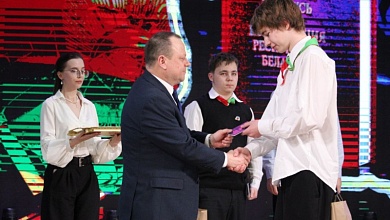 Паспорта вручили школьникам Микашевичей