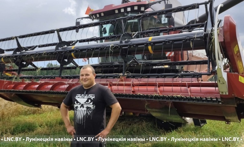 С новым комбайном результат на высоте у Владислава Грушко из ОАО «Вульковский рассвет» 