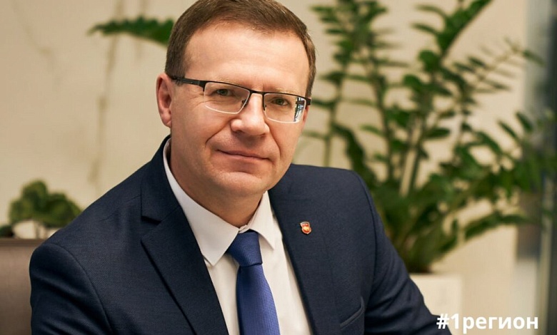 Эдуард Северин: "Заложенные в Конституции принципы являются важнейшим фактором сохранения в обществе гражданского согласия, мира и стабильности"