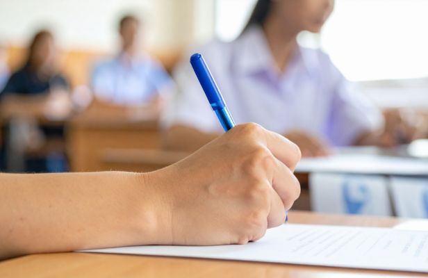 В Брестской области на ЦЭ по профильным предметам записались более 10 тысяч учащихся