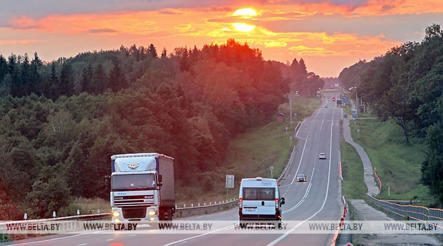 Сколько дорог и мостов обновят в Беларуси в ближайшие годы