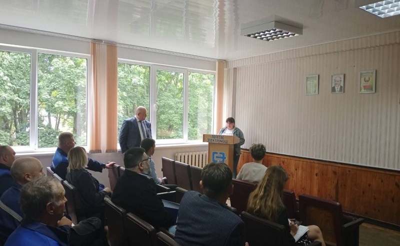 Родительский университет: педагоги идут в трудовые коллективы