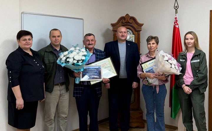 Добрые традиции: в Микашевичах работников провожают на заслуженный отдых 