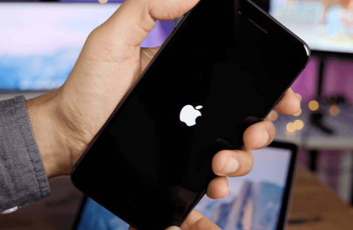 Когда iPhone превращается в "кирпич". Новая волна мошенничества