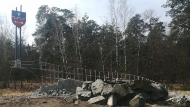 В Микашевичах завершается демонтаж стелы на главном въезде в город
