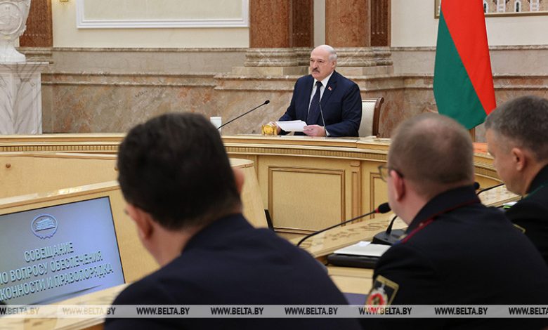Президент: мы снесем голову любому, кто хочет нарушить мир и покой в Беларуси