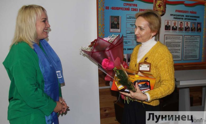 В Лунинецко-Ганцевичском военкомате поздравили мам