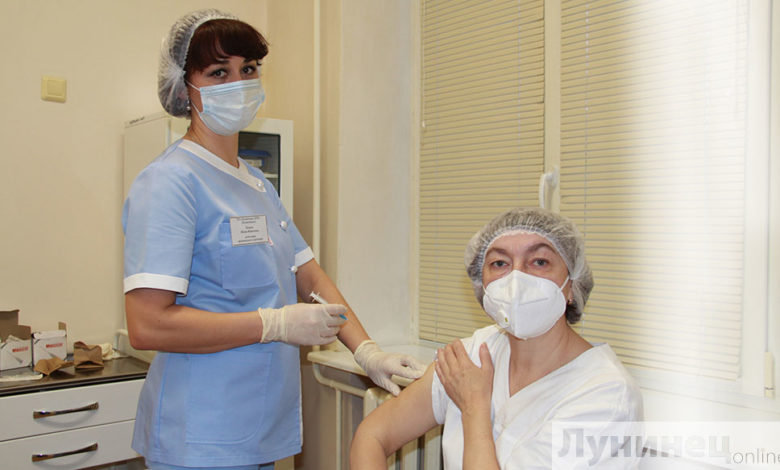 В Лунинецком районе продолжается вакцинация против коронавируса