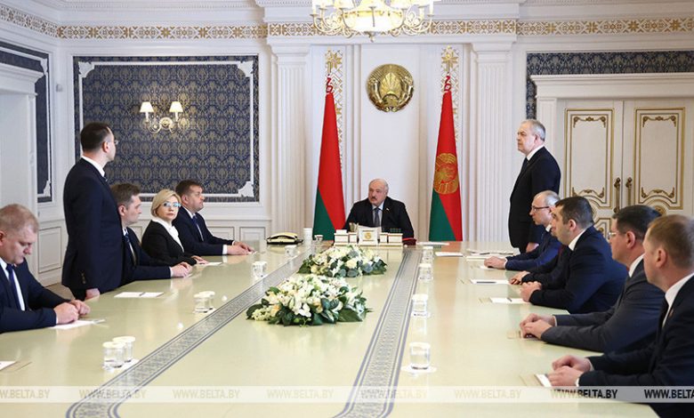 Лукашенко провел ротации в руководстве Минска, Бреста и Гомельской области