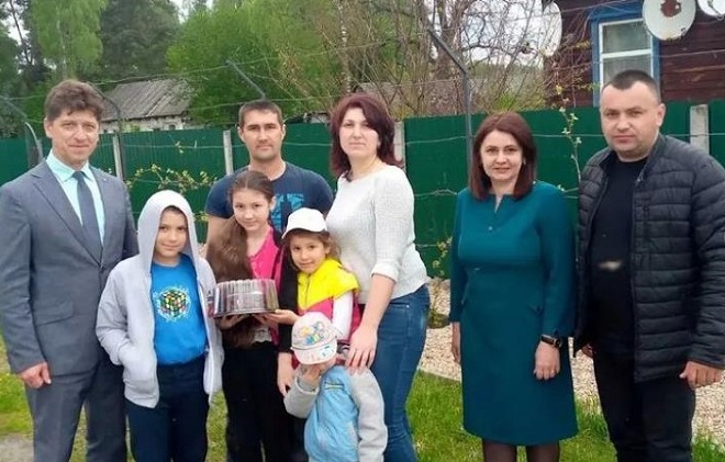 Поздравления многодетных семей в Лунинецком районе