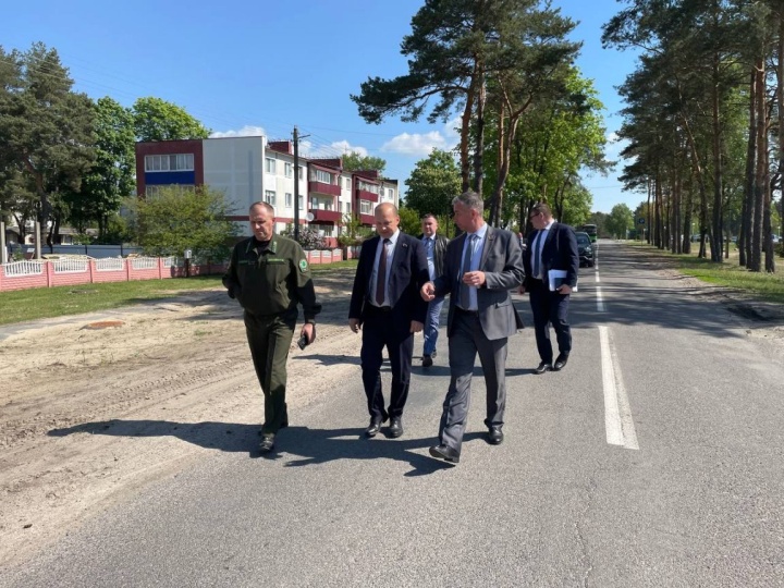 Выездная сессия районного Совета депутатов проходит в Лунинце
