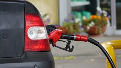 Огромные цены на бензин в Европе. Люди бросают свои машины (видео)