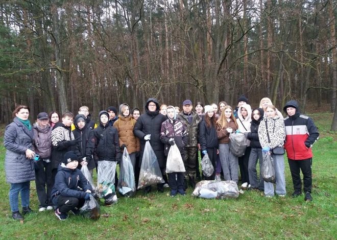 Акцию «Чистый лес» провели в Лунинце