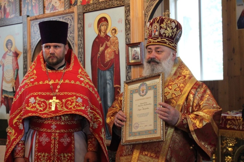 В Лунинецком районе в деревне Мокрово освятили купола и колокола местного храма