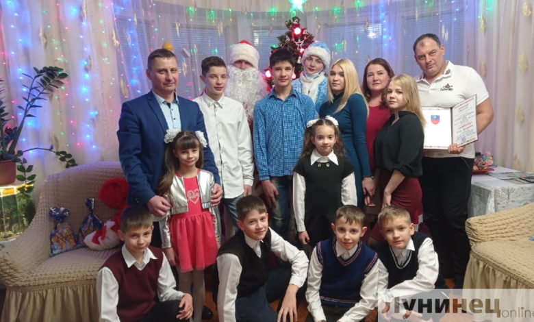 Благотворительную акцию «Наши дети» поддержали депутаты Микашевичского городского Совета депутатов