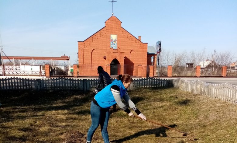 Сотни жителей Микашевич участвовали в городском субботнике