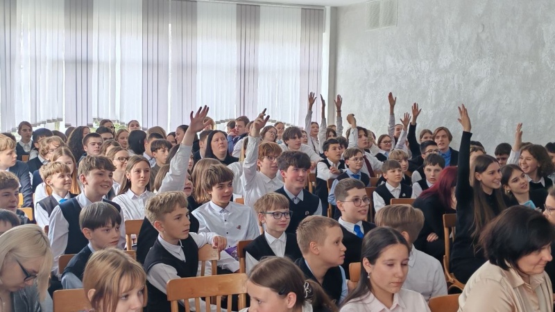 Микашевичская гимназия им.В.И.Недведского отметила свой 27-й день рождения