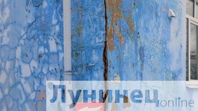 «Стена не держится на штукатурке, не развалится» Ситуация по пристройке в Микашевичах