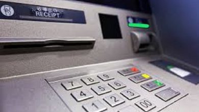 Мужчина в Лунинце забыл банковскую карту в банкомате и у него украли деньги