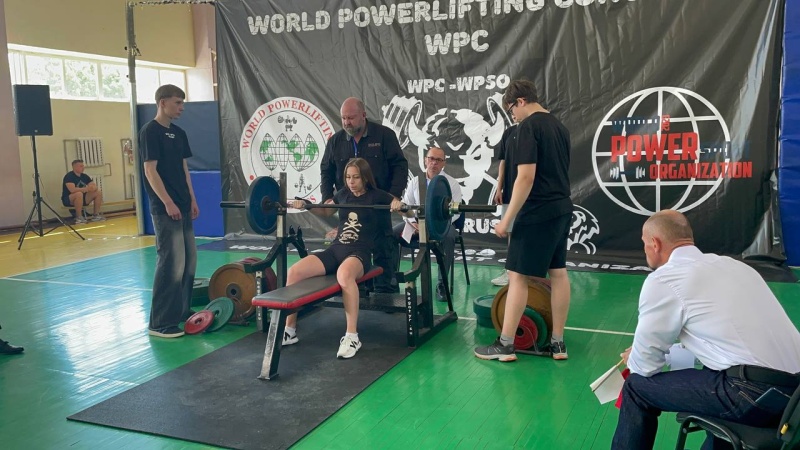 Первый национальный чемпионат WPC-WPSO по пауэрлифтингу и силовым видам спорта сегодня проходит в Лунинце
