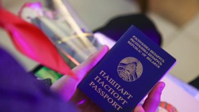 В Кобрине глава области Юрий Шулейко вручил паспорта 20-ти подросткам со всей Брестской области (видео)