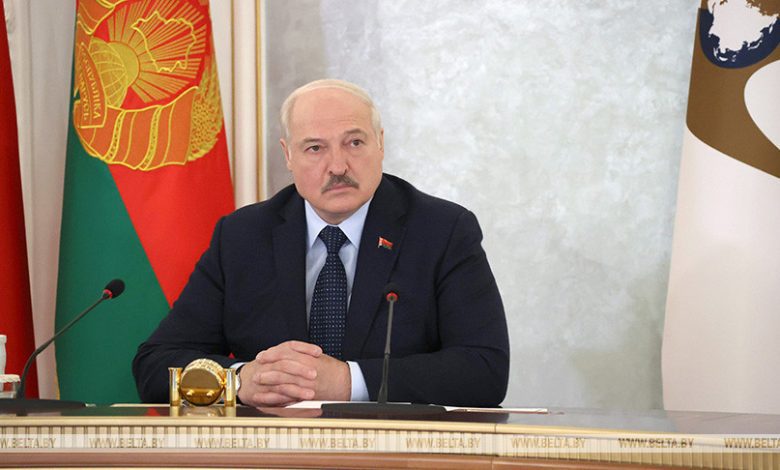 Лукашенко: в Украине разворачивается не реализованный в Беларуси сценарий