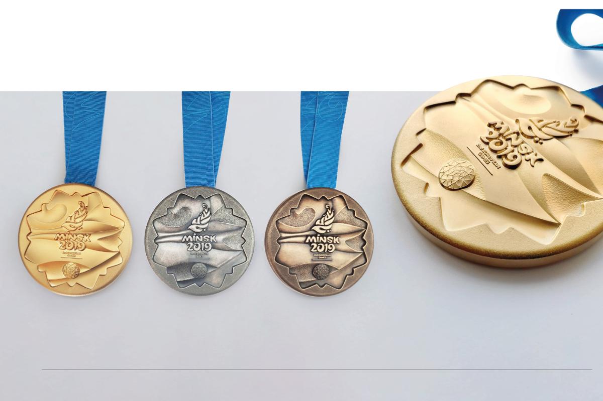 Медали нового образца. Медали дизайнерские. Оригинальные спортивные медали. Олимпийские медали 2019. Медаль европейских игр.