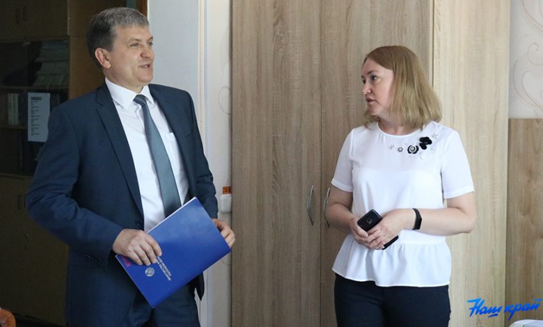 Министр информации посещает Барановичи