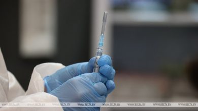 ВОЗ: страны с высоким уровнем вакцинации быстро прошли волну омикрона