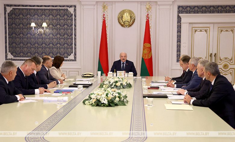 «Обещали — надо выполнять». Будущее партий и гражданского общества стало темой совещания у Лукашенко