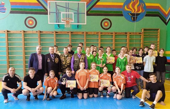 В Микашевичах провели турнир по волейболу, посвящённый памяти земляка