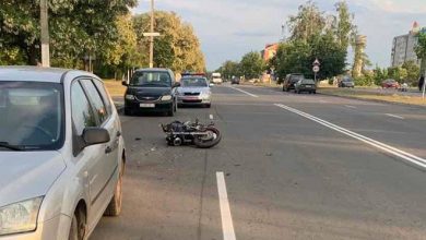 Мотоциклист столкнулся с машиной в Микашевичах