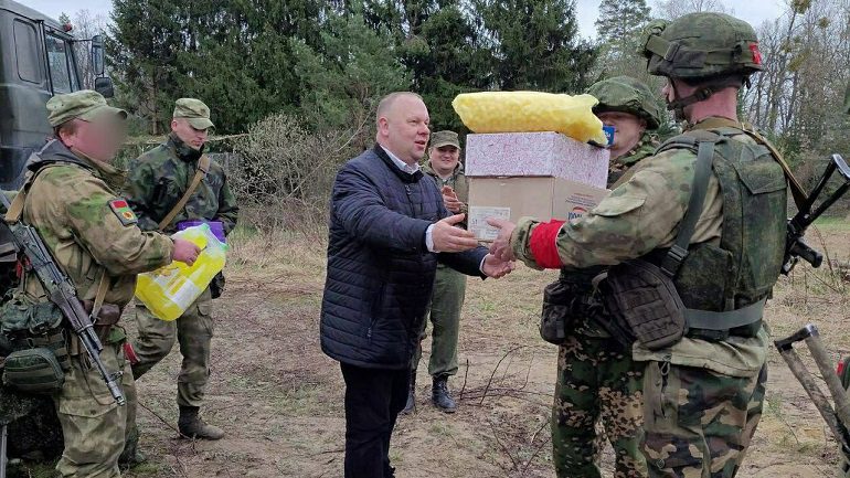 Пасхальные подарки для защитников Отечества в Лунинецком районе