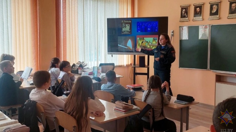 Безопасность прежде всего! Спасатели продолжают обучать детей в Лунинецком районе  