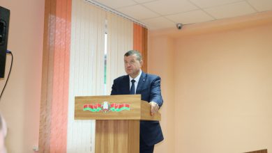 Руководитель района Александр Пачко провел встречу с работниками Лунинецкого молочного завода