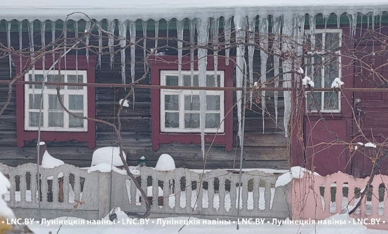 Обратите внимание: опасность падения снега и сосулек с крыш