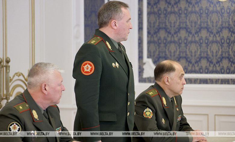 Лукашенко поставил задачу военным: не должно быть войны на территории Беларуси