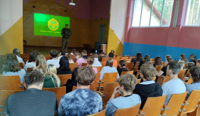 Молодежи о своей работе рассказали инспекторы 