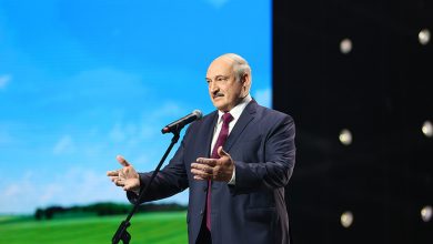 Лукашенко неожиданно приехал на женский форум «За Беларусь»