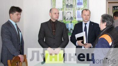 Председатель Лунинецкого райисполкома Александр Савина встретился с коллективом лесхоза