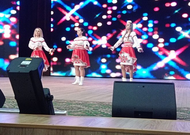 В Микашевичах состоялся концерт, посвящённый Дню женщин