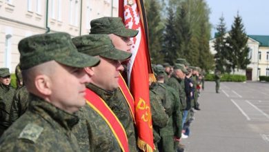 Мужчины возвращаются с военных сборов домой. Беларусь!