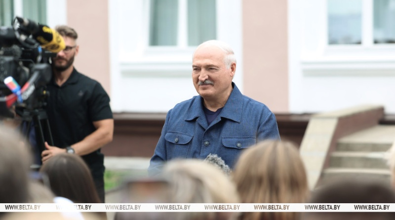 Что делать белорусам, чтобы сохранить мир? Лукашенко назвал простую формулу