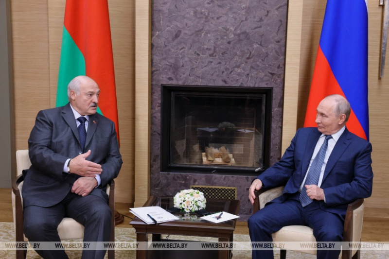 Лукашенко на встрече с Путиным позитивно оценил совместную работу правительств Беларуси и России