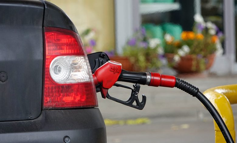 Огромные цены на бензин в Европе. Люди бросают свои машины (видео)
