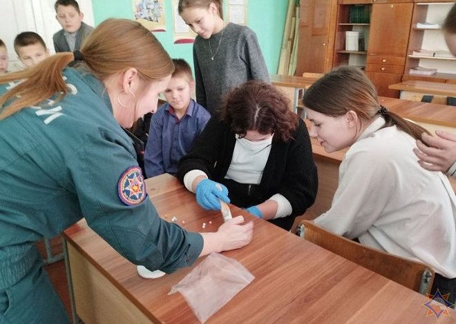 Спасатели проводят тренинги в школах Лунинецкого района