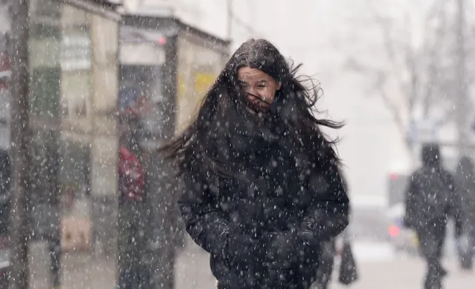 Минусовая температура и осадки. Сложные погодные условия, предупреждают синоптики и ГАИ