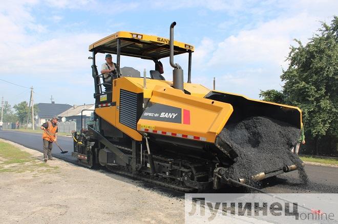 Асфальтирование улиц в Микашевичах и мобильный завод